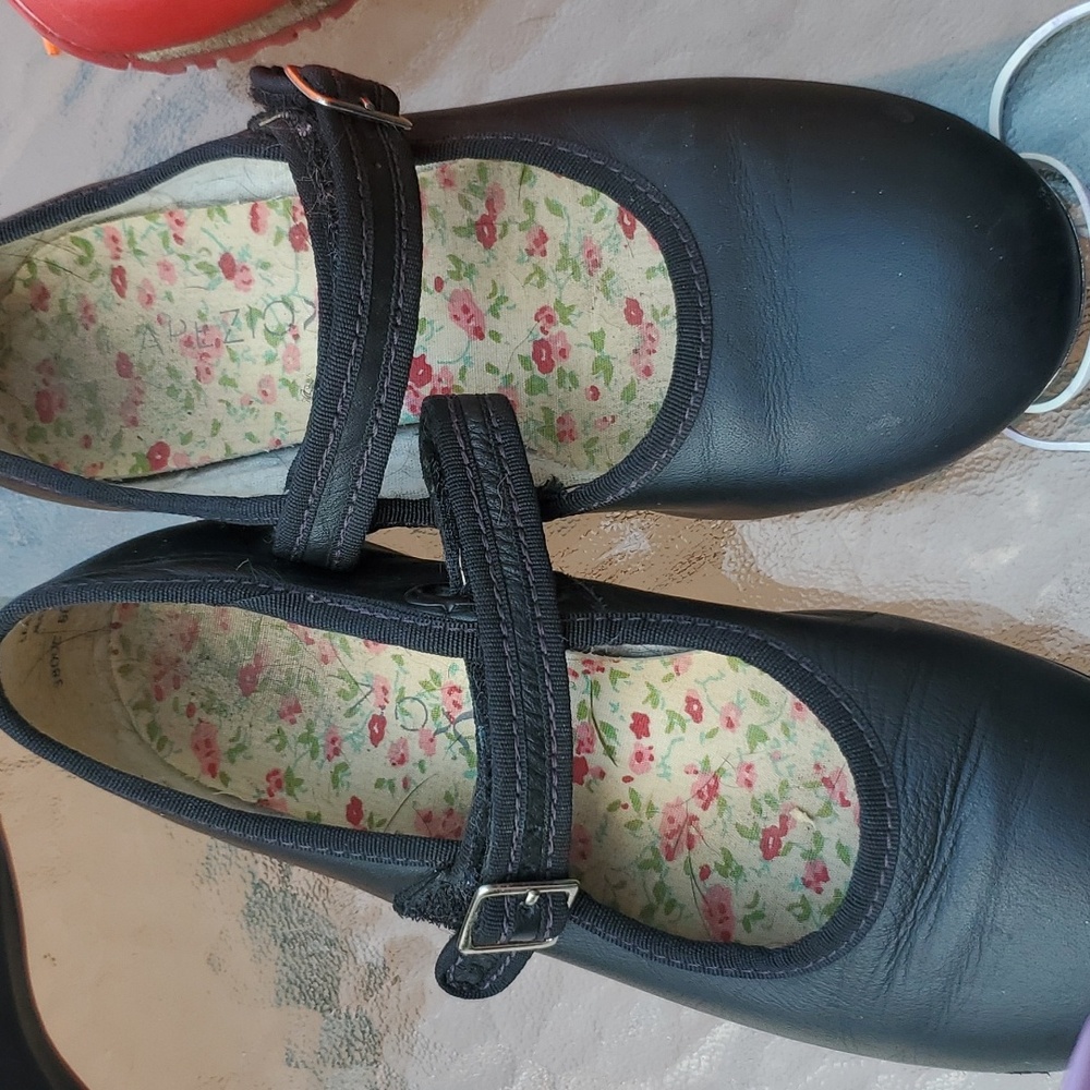 Tap shoes
